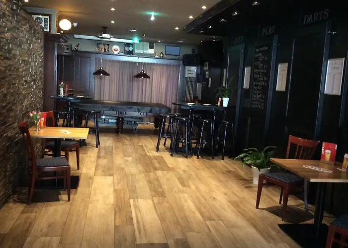 Den Berg מלון 2*